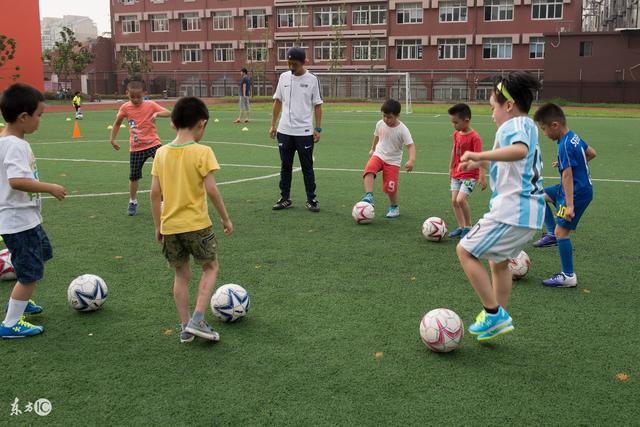 沃齐尼亚签约科洛科洛；富勒姆连夺皇马新援